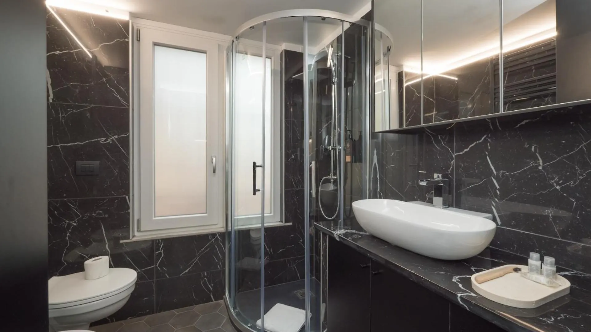Isola-Garibaldi Newly Renovated 1 Bedroom By Rentopolis Milan Apartment