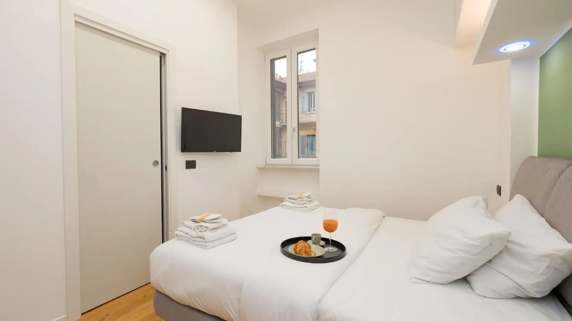 Apartment Isola-Garibaldi Newly Renovated 1 Bedroom By Rentopolis Milan