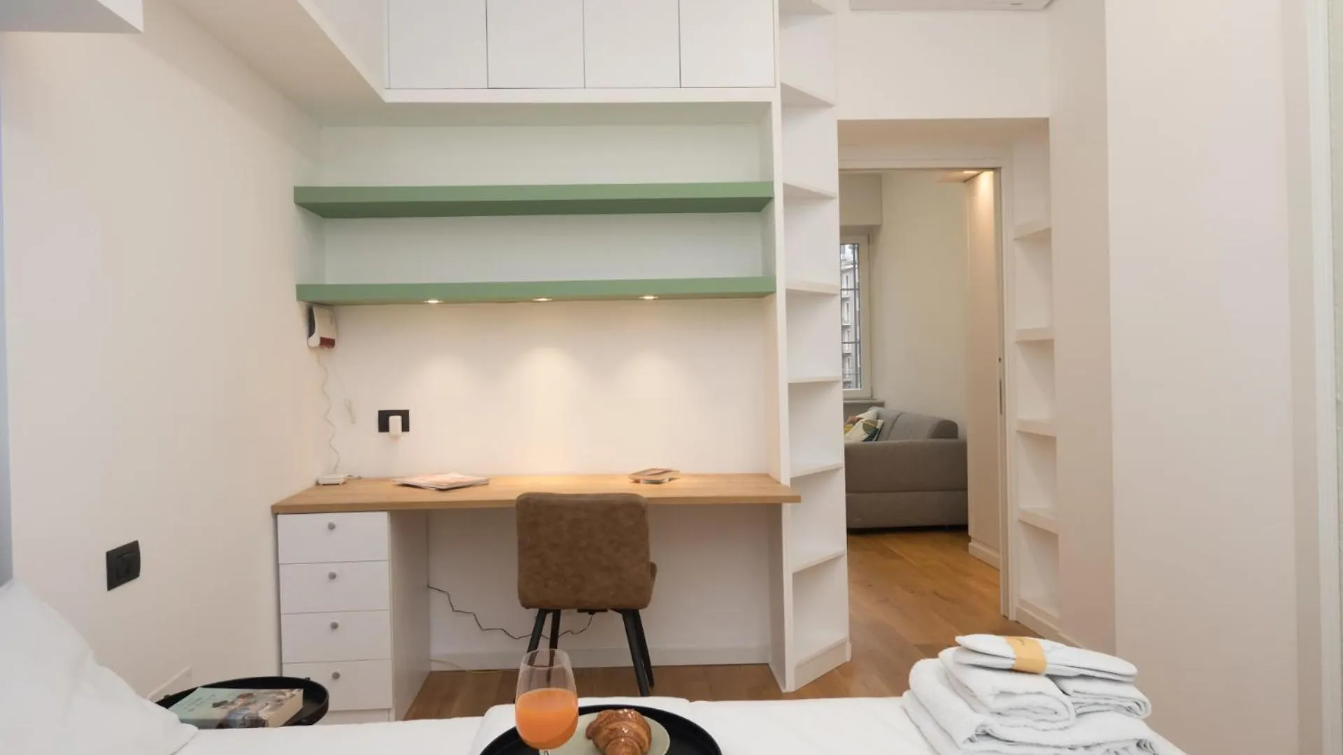 Isola-Garibaldi Newly Renovated 1 Bedroom By Rentopolis Milan Italy