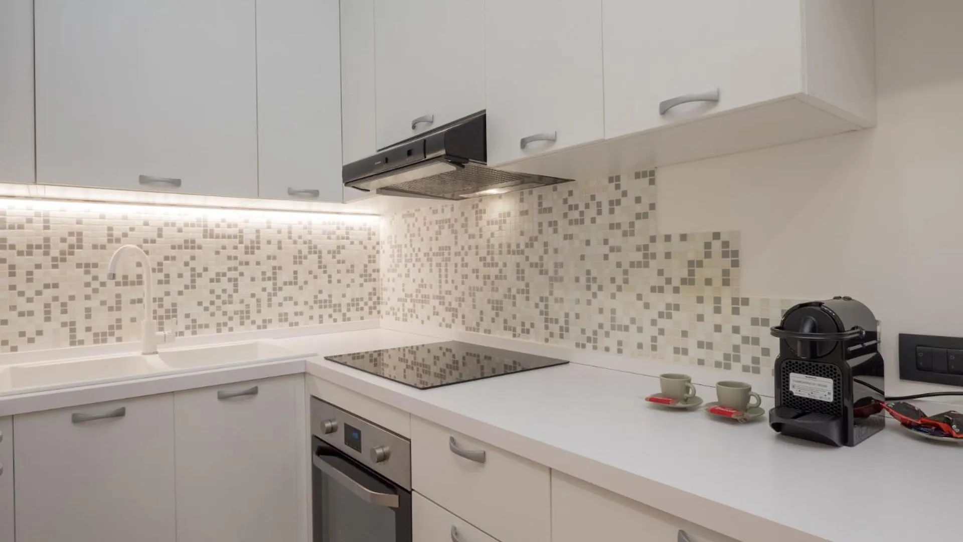 Isola-Garibaldi Newly Renovated 1 Bedroom By Rentopolis Milan 0*,  Italy