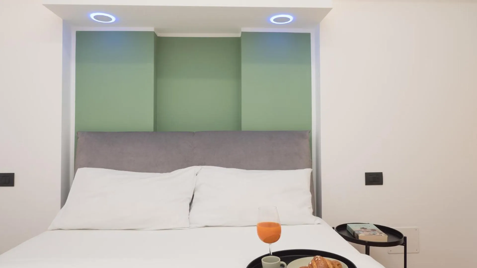 Isola-Garibaldi Newly Renovated 1 Bedroom By Rentopolis Milan Apartment
