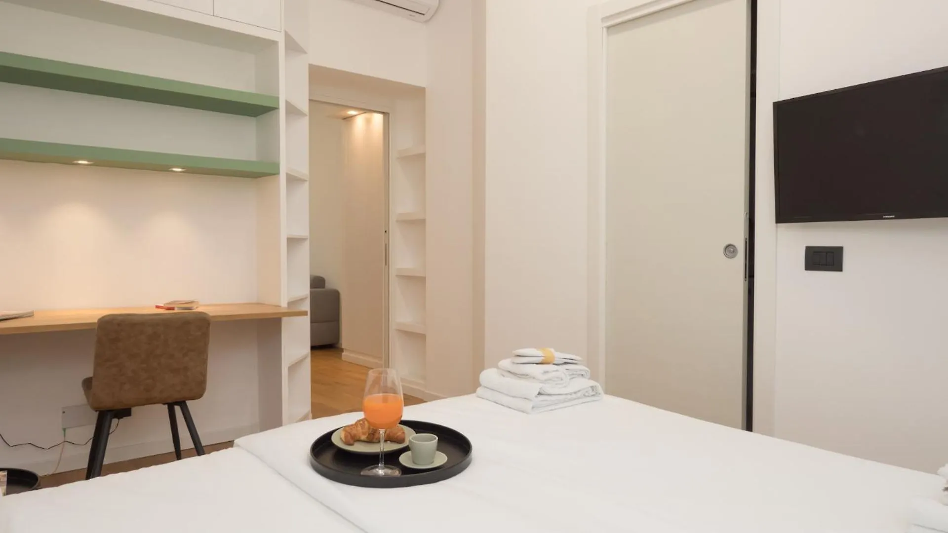 Apartment Isola-Garibaldi Newly Renovated 1 Bedroom By Rentopolis Milan Italy