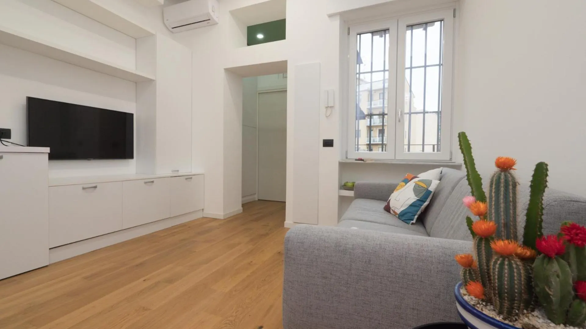 Isola-Garibaldi Newly Renovated 1 Bedroom By Rentopolis Milano