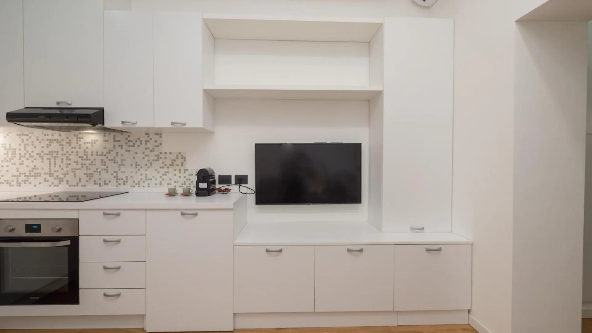 Isola-Garibaldi Newly Renovated 1 Bedroom By Rentopolis Milano 0*,  Italia